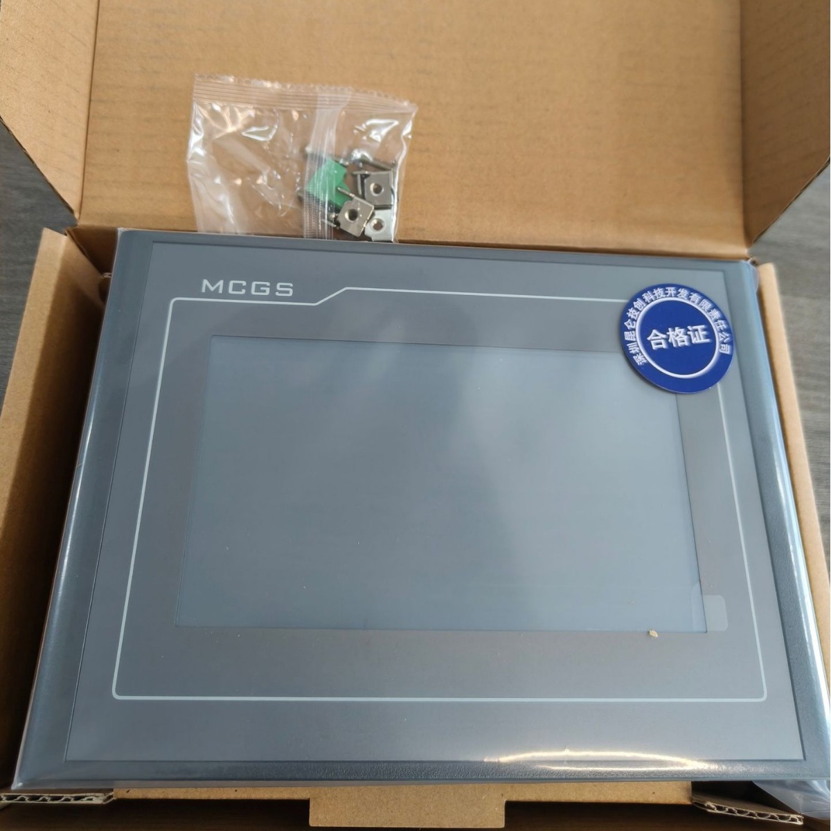 全新原装昆仑通态7寸触摸屏TPC7032Kt